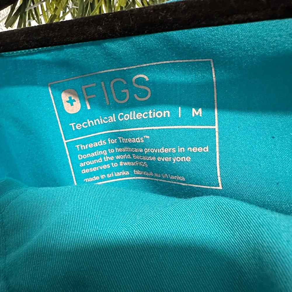 Figs Women's Teal Short Sleeve Top and Straight Leg Pants - Picture 3 of 5